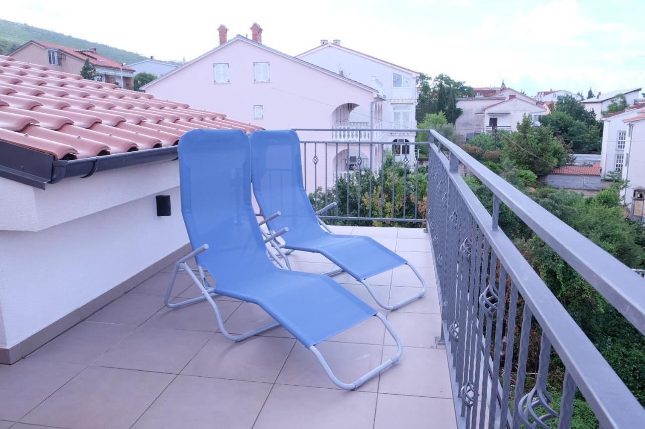 Apartmani Mojca Selce Exterior photo