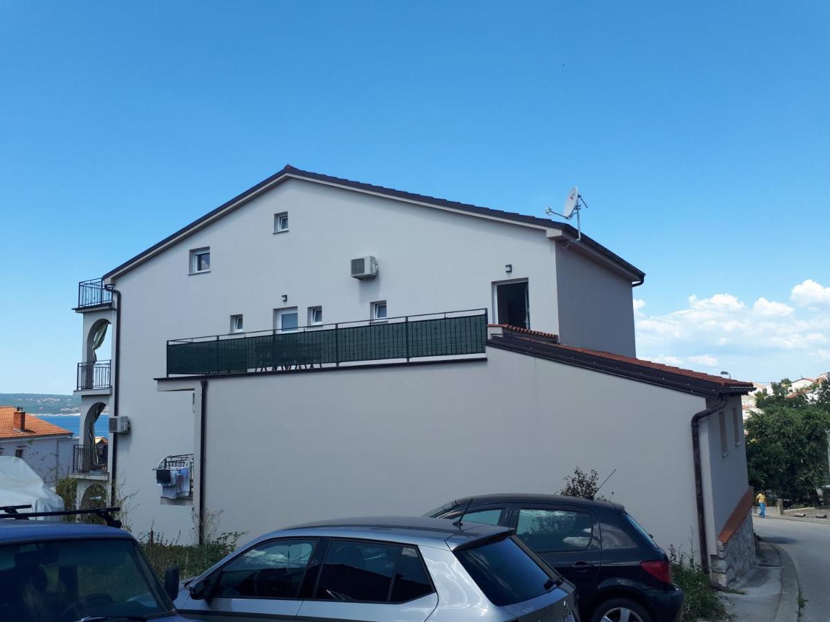 Apartmani Mojca Selce Exterior photo